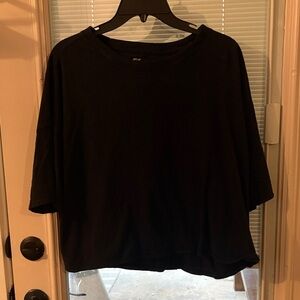 Black Relaxed Crewneck Top - Boxy crop fit
